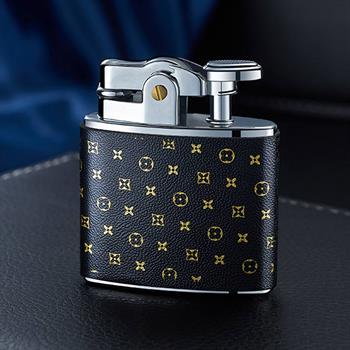 فندک پدالی مشکی طرح لویی ویتون